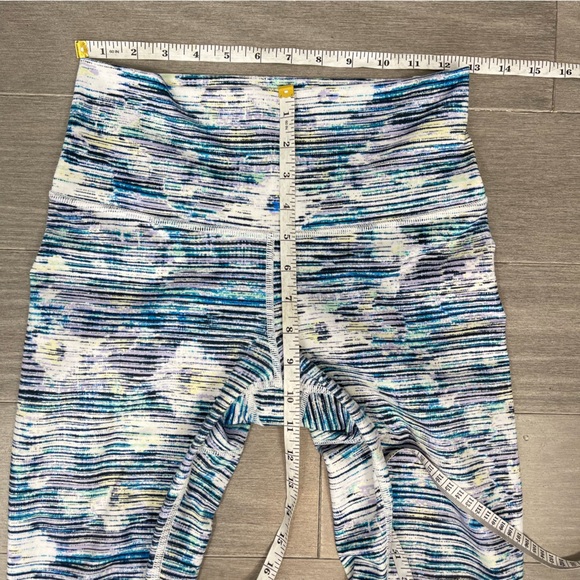 Lululemon True Self Crop II Blurry Belle Multi Blue Stripe Luon Leggings Yoga 6 - Picture 15 of 16